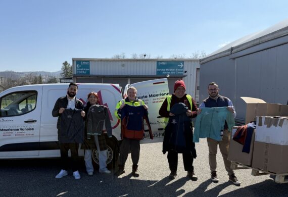 Une seconde vie pour les tenues de l’Office de Tourisme Haute Maurienne Vanoise